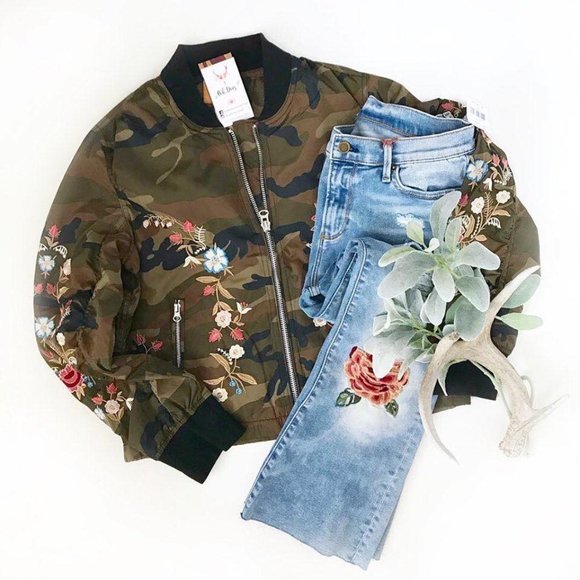 Boho Cropped Embroidered Denim - Picture 2 of 8